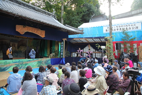 法市农村舞台公演